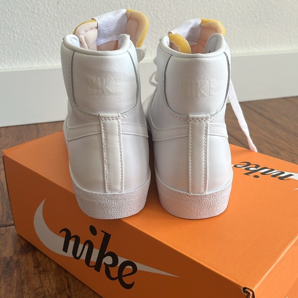 NWT White Mid Blazer ‘77 - Picture 6 of 6